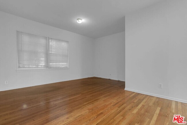 Building Photo - 152 S Kilkea Dr