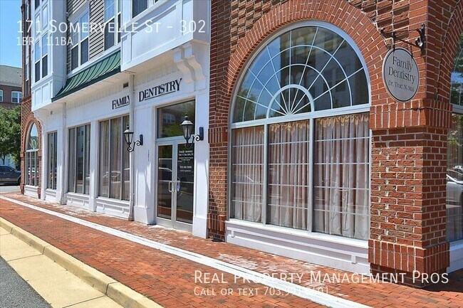 Building Photo - 171 Somervelle St