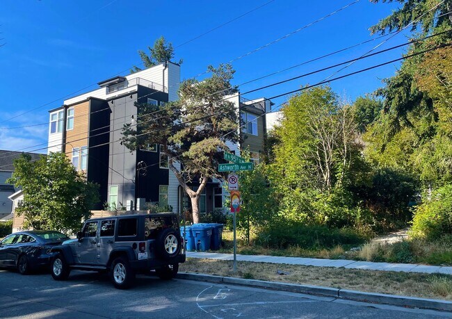 Building Photo - 9257D Ashworth Ave N