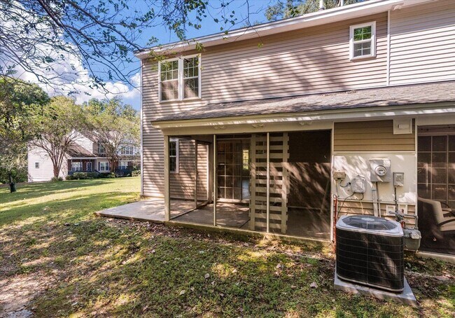 Building Photo - Bright, Spacious, and Ideally Located in t...