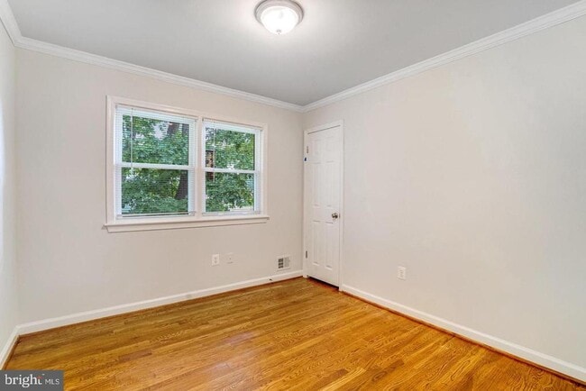 Building Photo - 9821 Hampton Ln