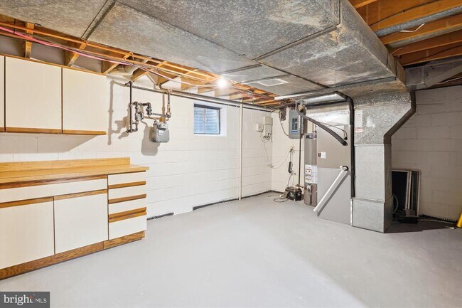 Building Photo - 6302 Orchid Dr