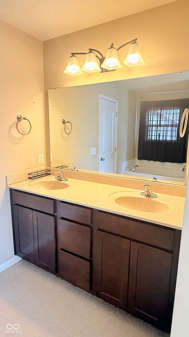 Building Photo - 4674 W Chert Dr