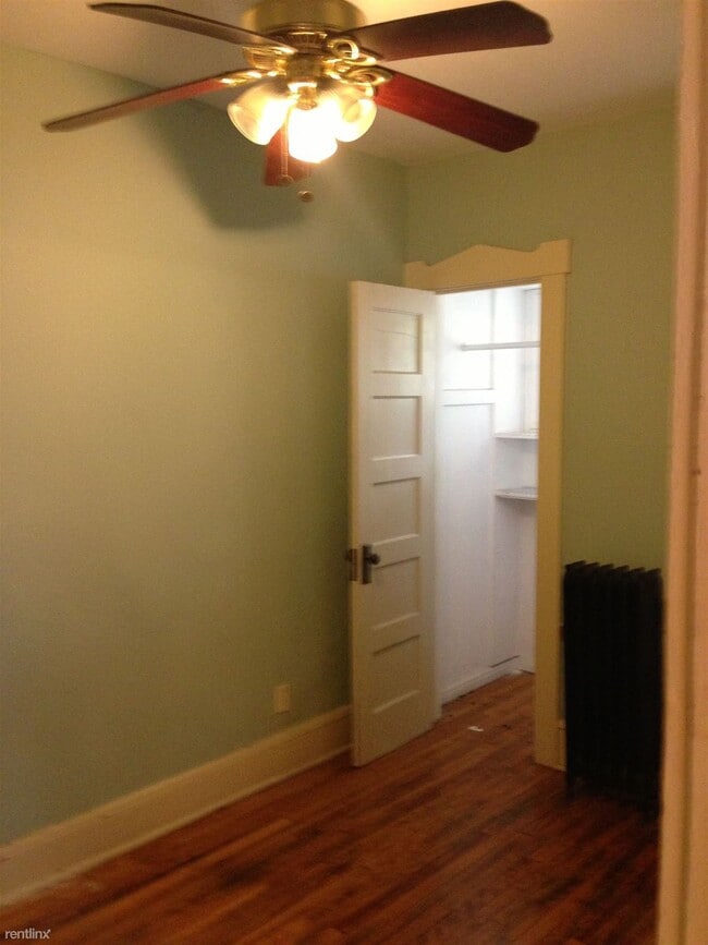 Building Photo - 2 br, 1 bath  - 456 Wealthy St SE Apt 9