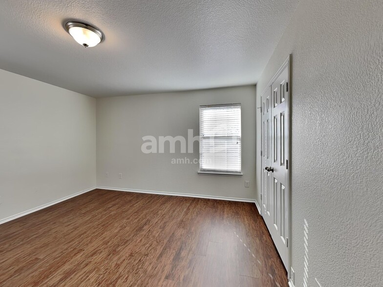 Building Photo - 2203 Terrell Dr