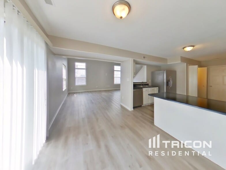 Building Photo - 4531 Riverbrook Ln