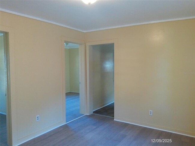 Building Photo - 808 S 5th Ave