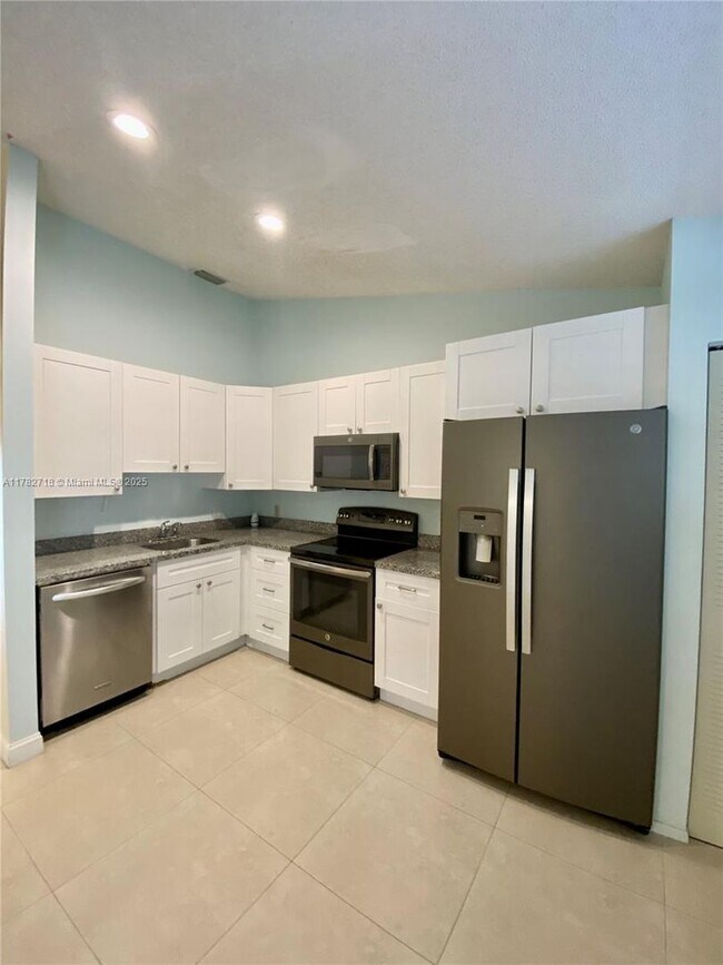 Building Photo - 9870 Watermill Cir
