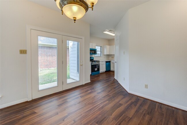 Building Photo - 308 N Ranch House Rd