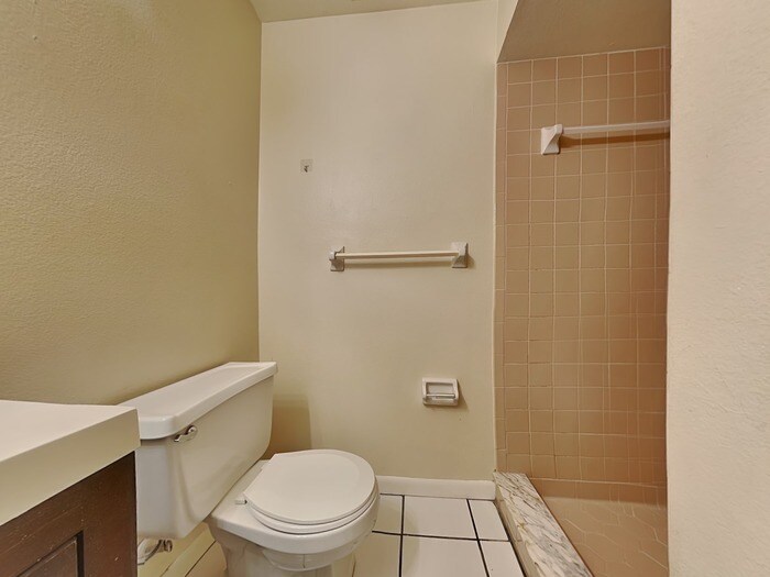 Building Photo - 216 Carla Ann Ct