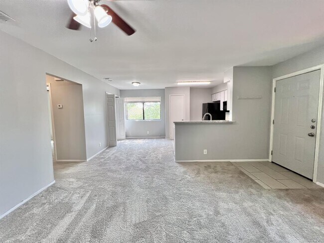 Building Photo - 9703 Roxanna Dr