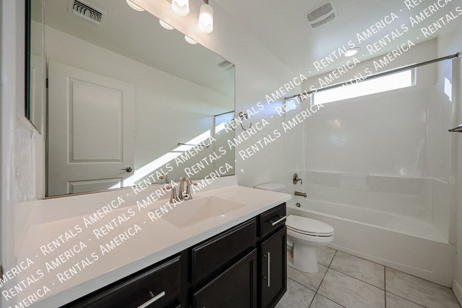 Building Photo - 17965 W Encinas Ln