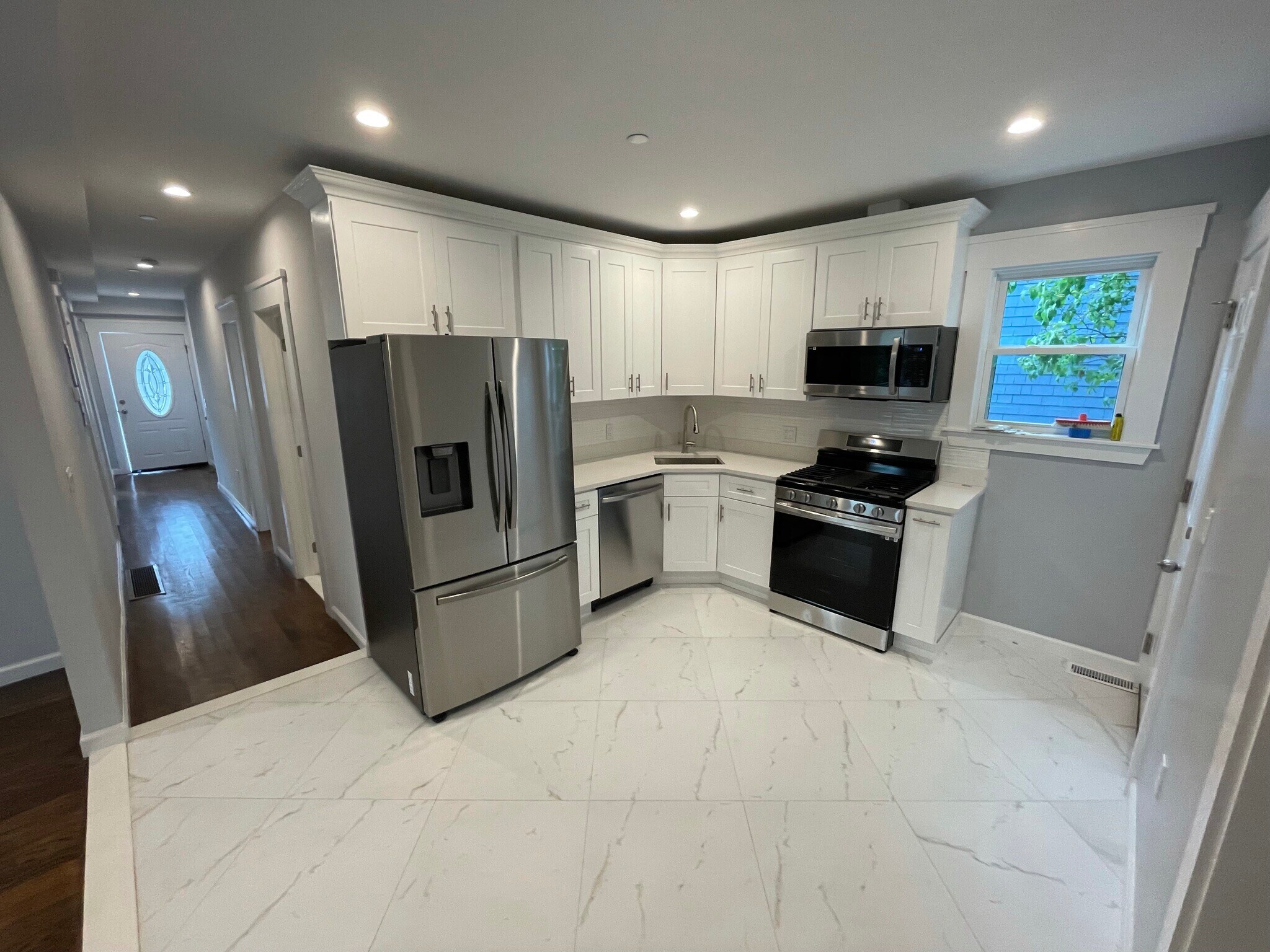 Building Photo - 33 Raymond Ave