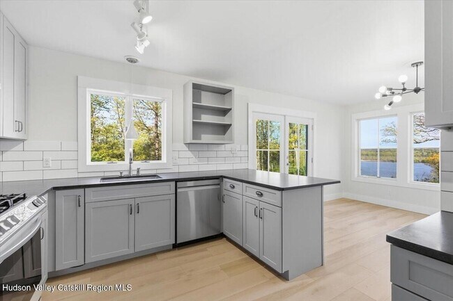 Building Photo - 5265 NY-9G