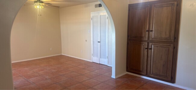 Building Photo - 2318 Hasti Acres Dr