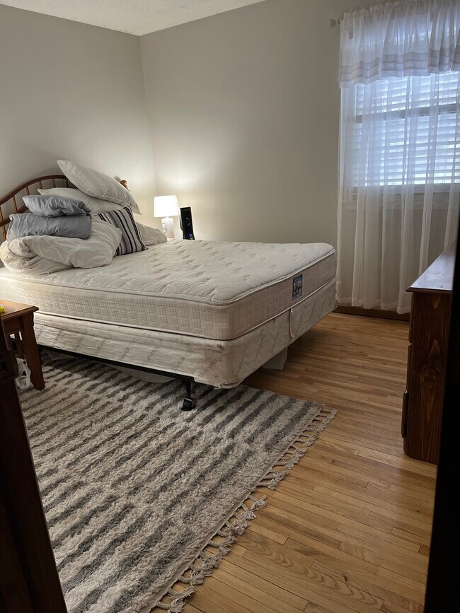 Building Photo - 1918 Porter Ave