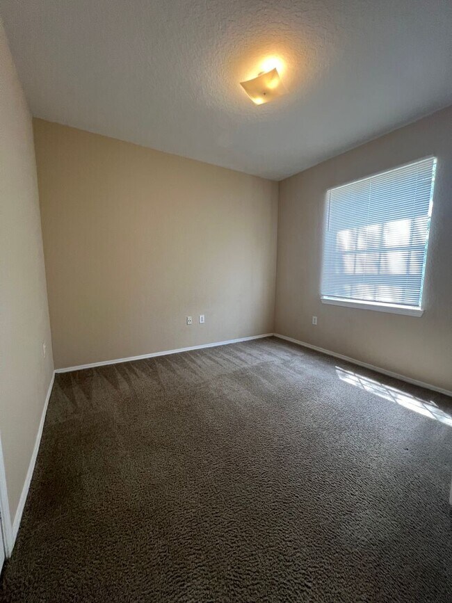 Building Photo - 2 BEDROOM 1 BATH CONDO REMODELED available...