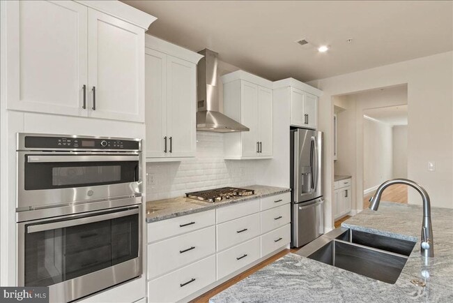 Building Photo - 264 W Ashland St