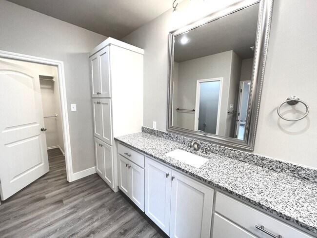 Building Photo - 4bed 2 bath - Frenship ISD