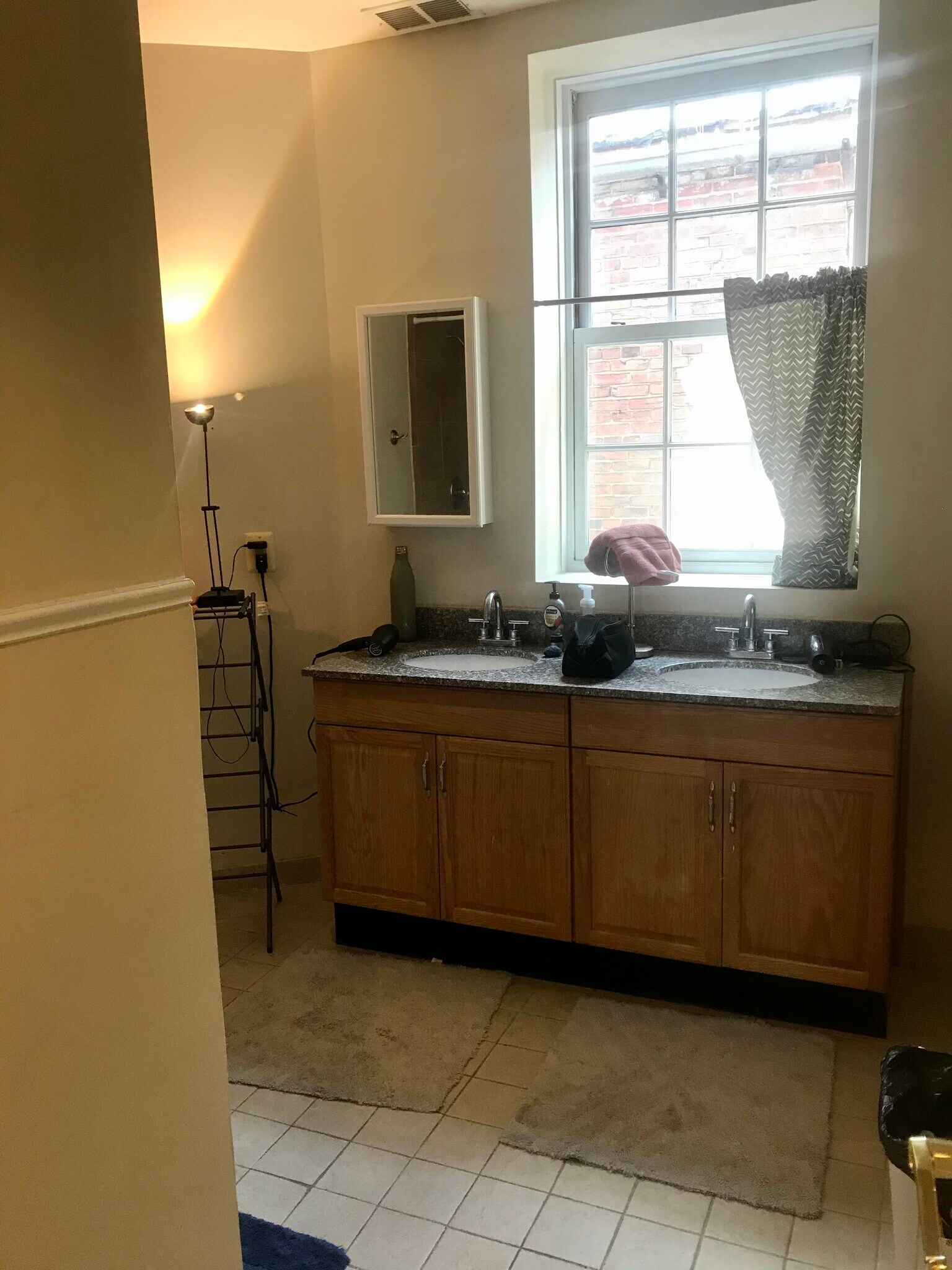 Master bathroom - 526 St Paul St