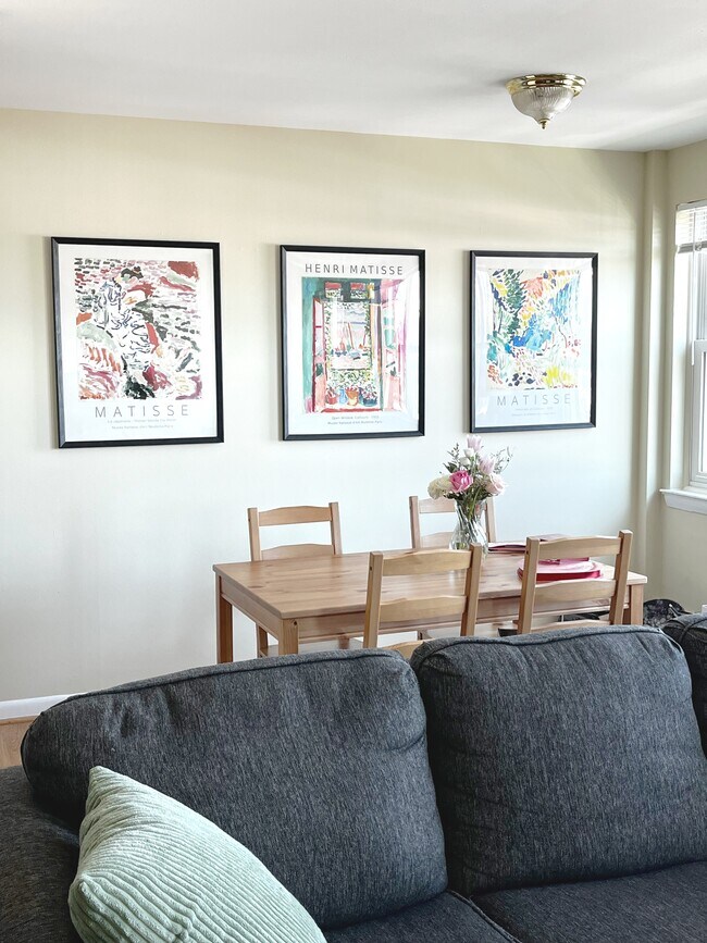 Building Photo - 40 Owen St