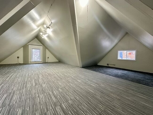 Building Photo - Stunning 4 bedroom house in Minneapolis!!