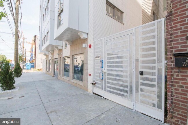 Building Photo - 1633 N 2nd St