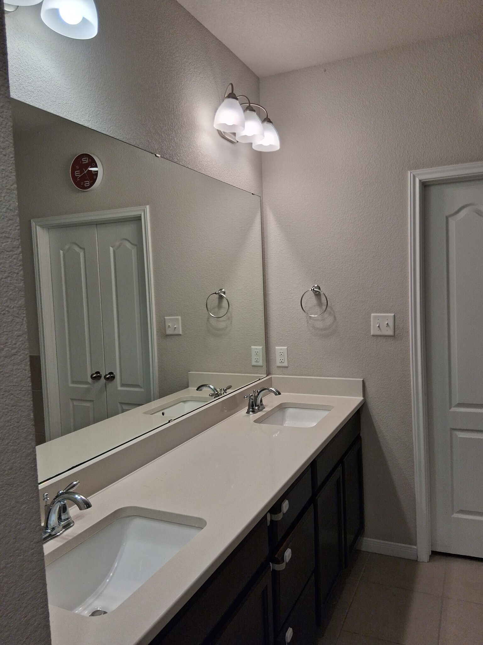 Building Photo - 6307 Southern Cross Dr