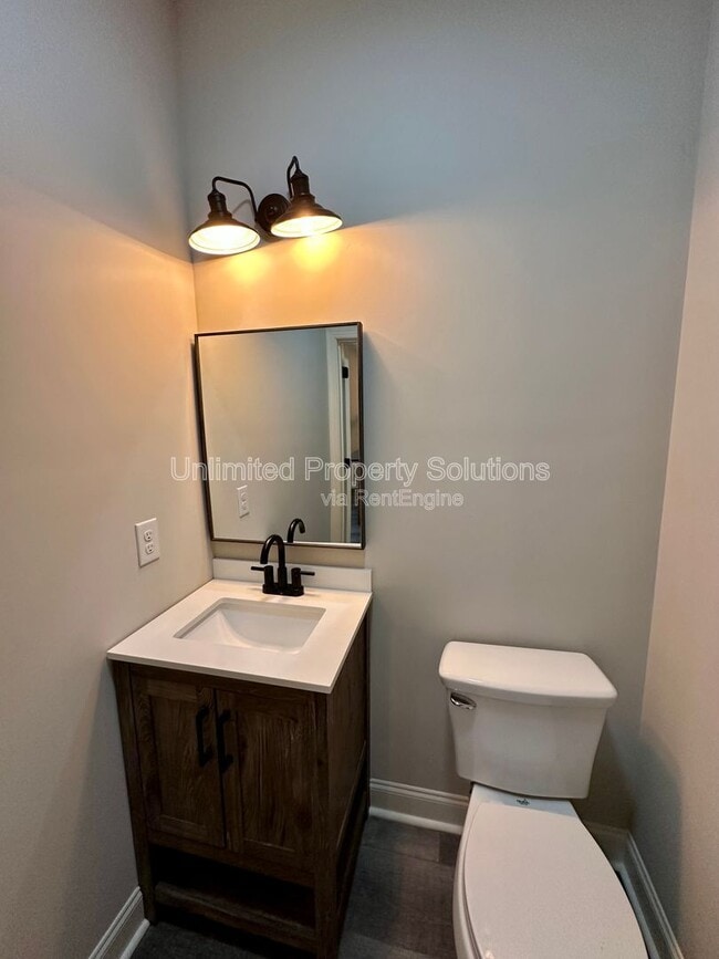 Building Photo - 70 Arlene Dr