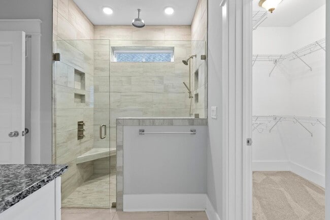 Building Photo - Beautiful Home Available with Tons of Upgr...