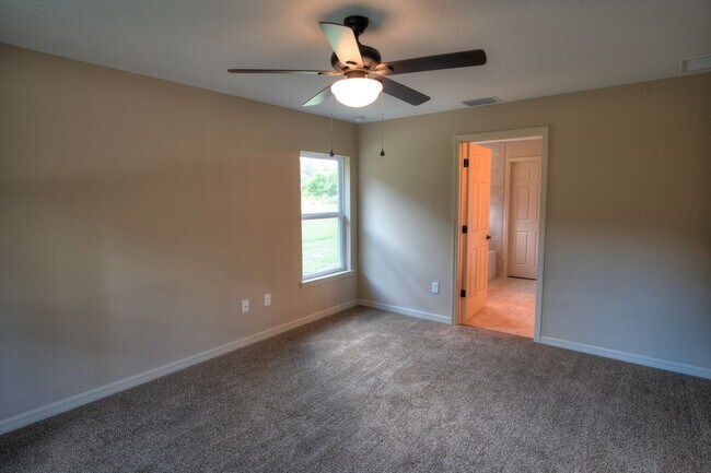 Building Photo - BRAND NEW 4/2/2 Home for Rent. Available NOW!