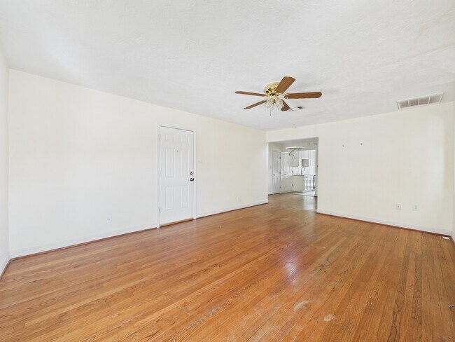 Building Photo - 5110 Academy St