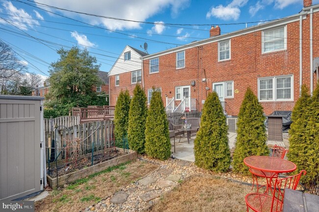 Building Photo - 8119 Pleasant Plains Rd
