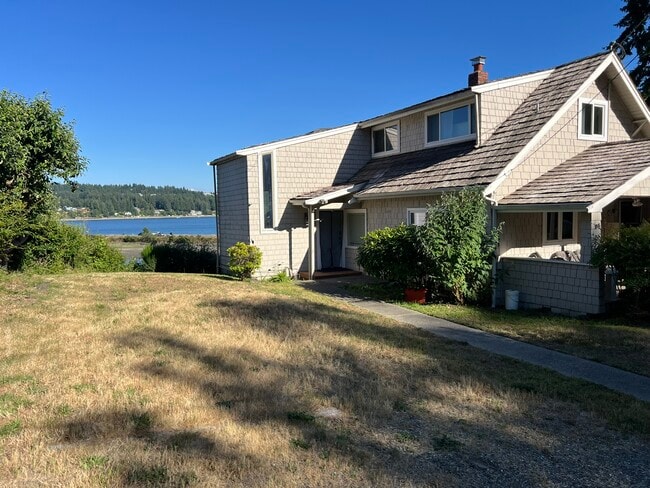 Building Photo - 13603 Goodrich Dr NW
