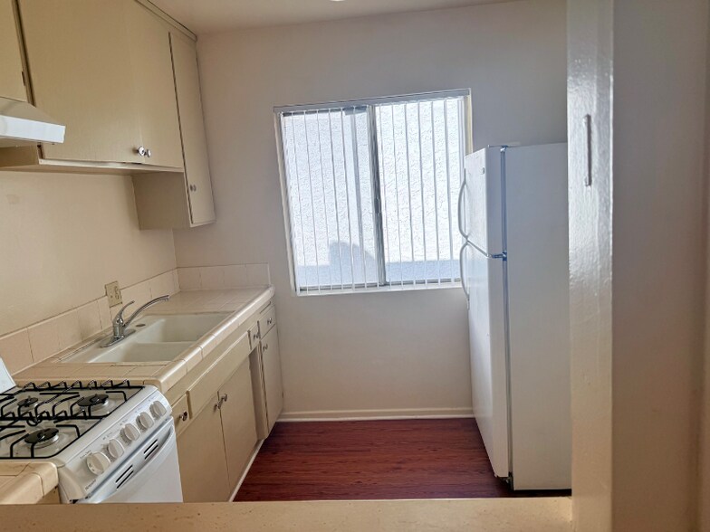 Building Photo - 1516 Rock Glen Ave