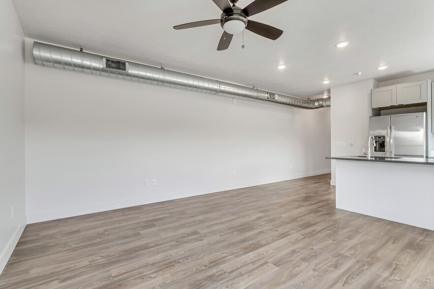 Building Photo - 606 W North Temple St