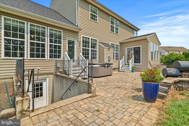 Building Photo - 2619 Inwood Dr