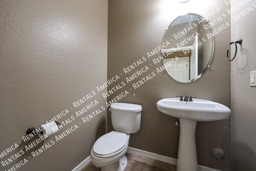 Building Photo - 26462 N 165th Dr