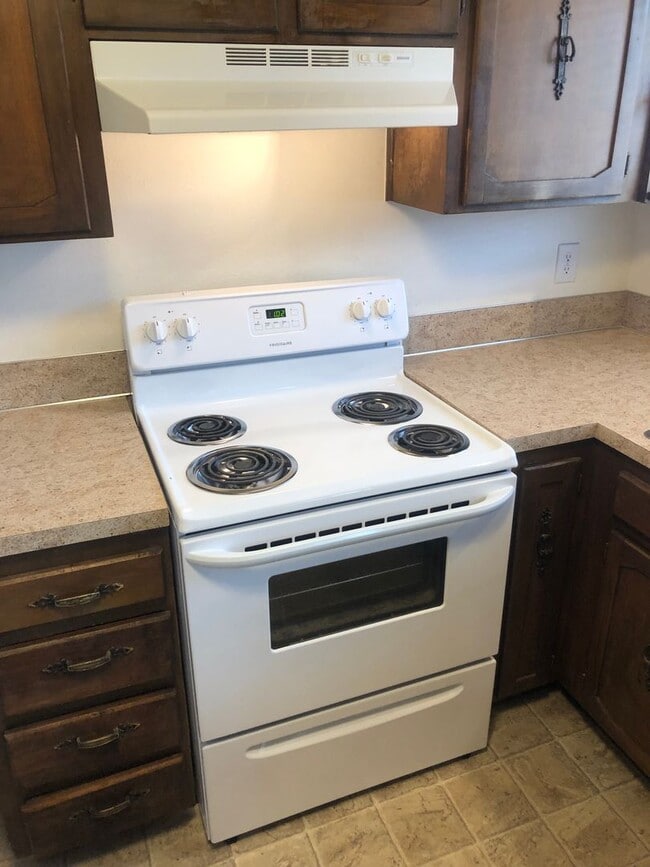 Building Photo - Three Bedroom with RV Pad in North Salem