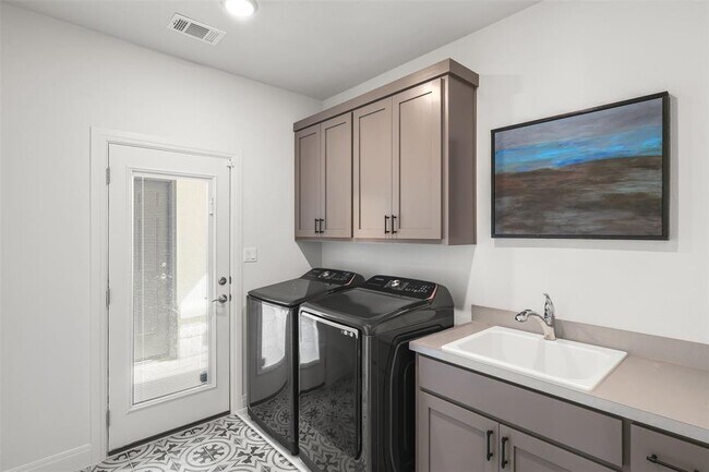Building Photo - 299 Peakside Cir