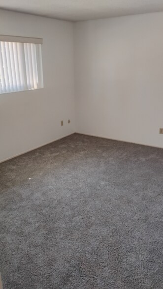 Building Photo - 8732 Woodman Way