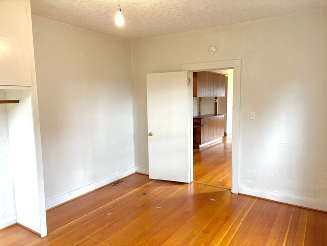 Building Photo - STARM02