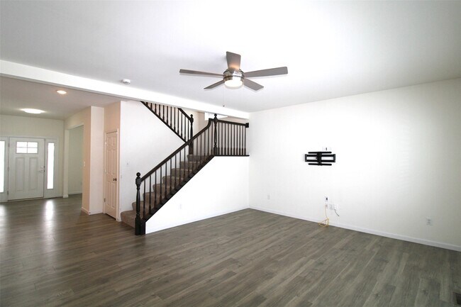 Building Photo - 130 Prairie Wind Dr