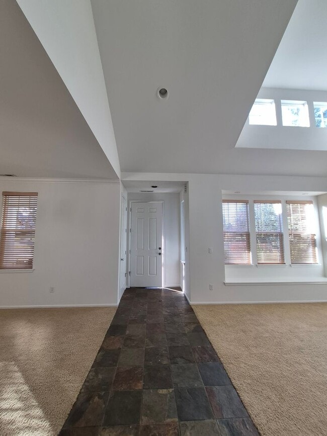 Building Photo - 3 Bed 2.5 Bath - The Parks at Broken Top.