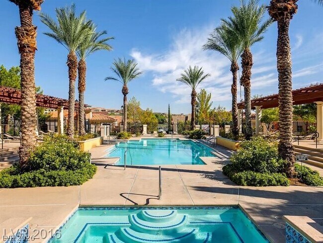 Building Photo - 30 Strada Di Villaggio