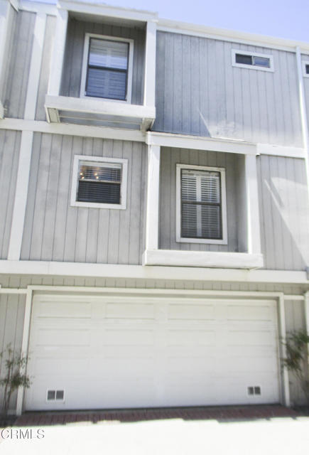 Building Photo - 965 E Del Mar Blvd