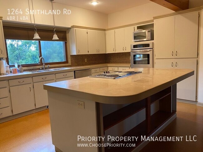 Building Photo - Peaceful Estate - 4 Bedroom 3.5 Bath