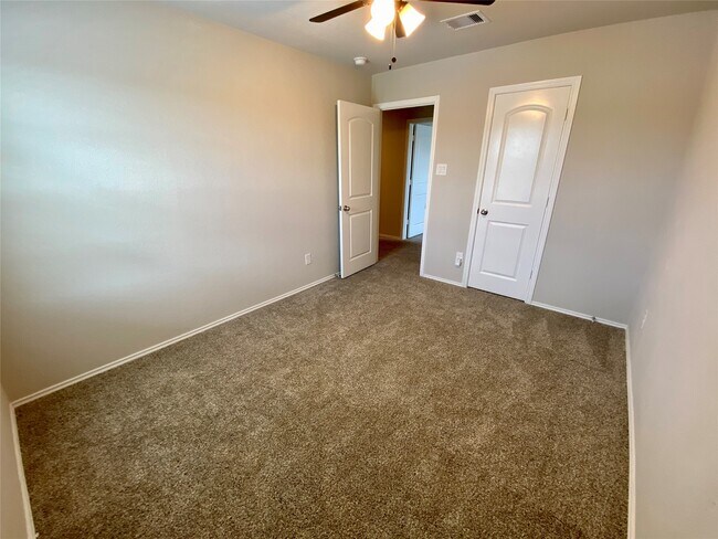 Building Photo - 13832 Rock Island Trl