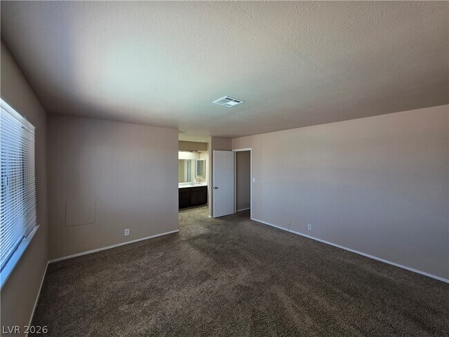 Building Photo - 1745 Mt Hood St