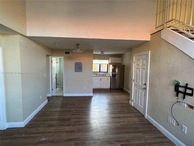 Building Photo - 2745 W 60th Pl
